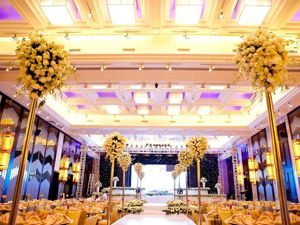 ออพติกส์วาเลย์คิงดอมพลาซ่าหวูฮั่น Hotel อู่ฮั่น ภายนอก รูปภาพ