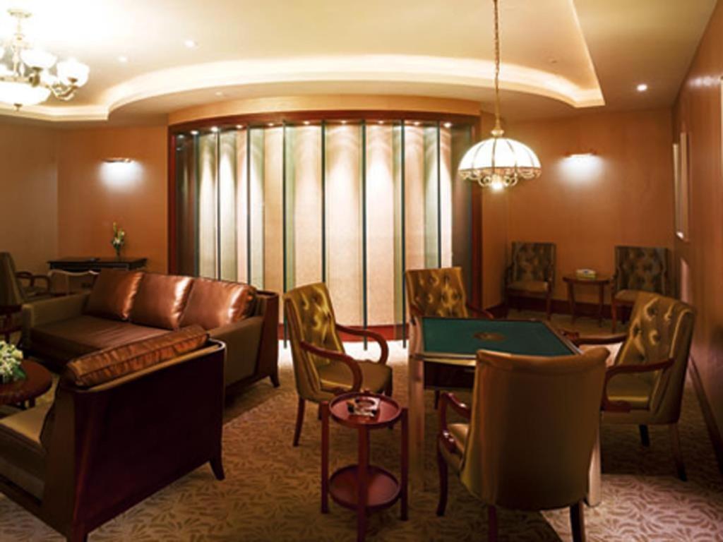 ออพติกส์วาเลย์คิงดอมพลาซ่าหวูฮั่น Hotel อู่ฮั่น ภายนอก รูปภาพ