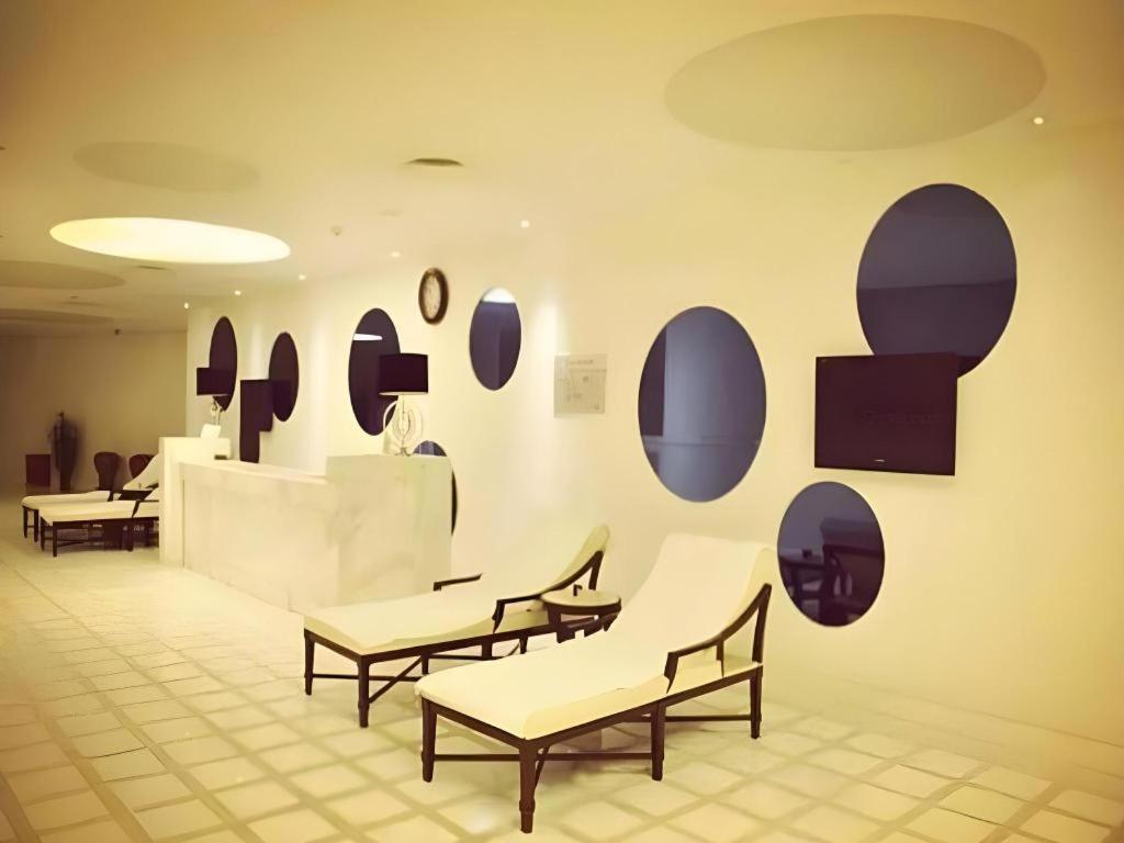 ออพติกส์วาเลย์คิงดอมพลาซ่าหวูฮั่น Hotel อู่ฮั่น ภายนอก รูปภาพ